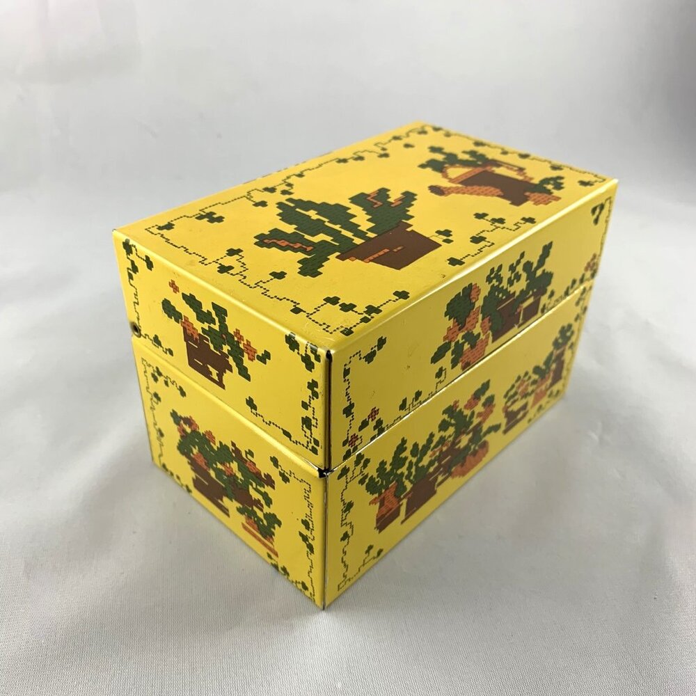 Vintage 1960s Syndicate Metal Recipe Box, Perfect Condition, Index Card Tin
